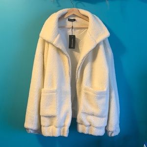 PrettyLittleThing - Oversized, cream colour teddy jacket. BRAND NEW.